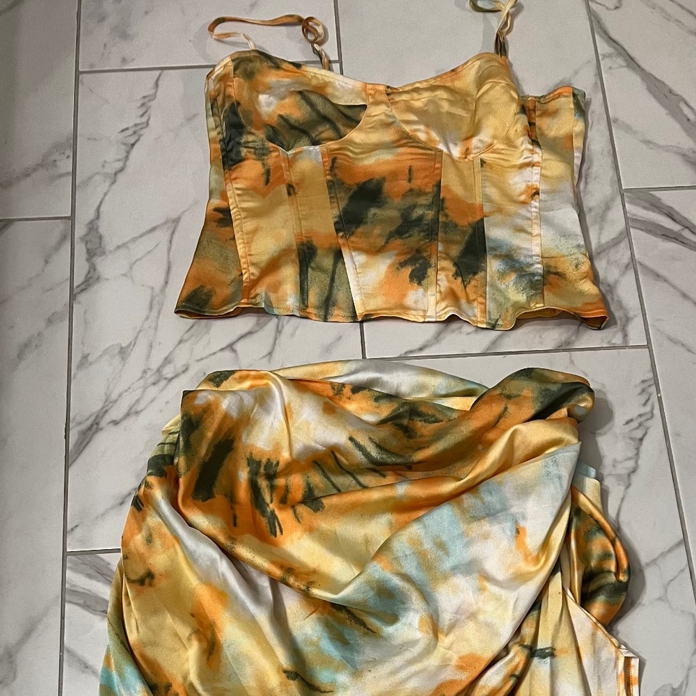 PRETTY LITTLE THING skirt set (2 piece)